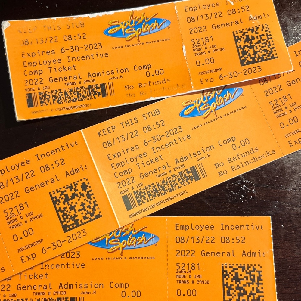 Splish Spalsh Waterpark (Long Island) tickets (8 available)